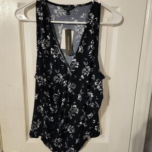 Violets and Roses Floral NWT top L
